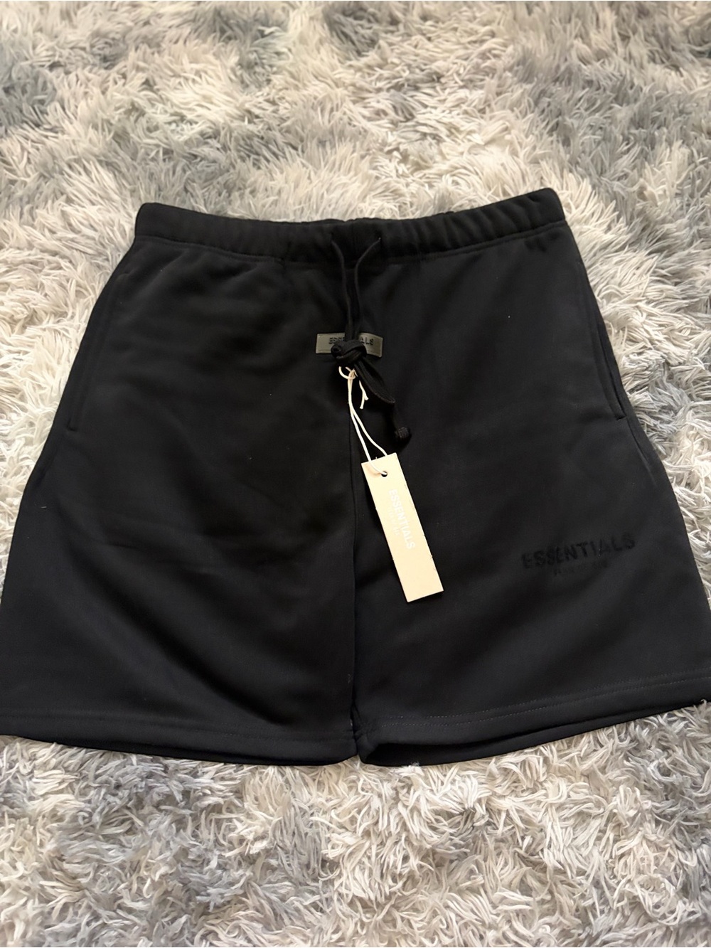 Essentials Black